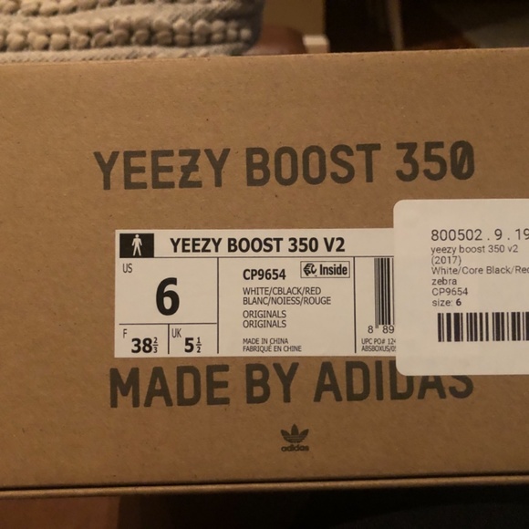 Yeezy boost 350 zebra main image 5